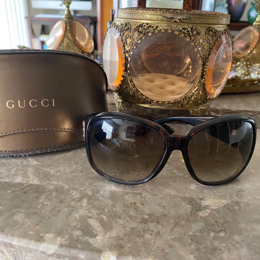 Gucci Vintage early 2000’s sunglasses